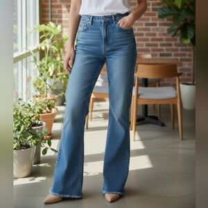 Good American Good Classic Slim Bootcut Jeans